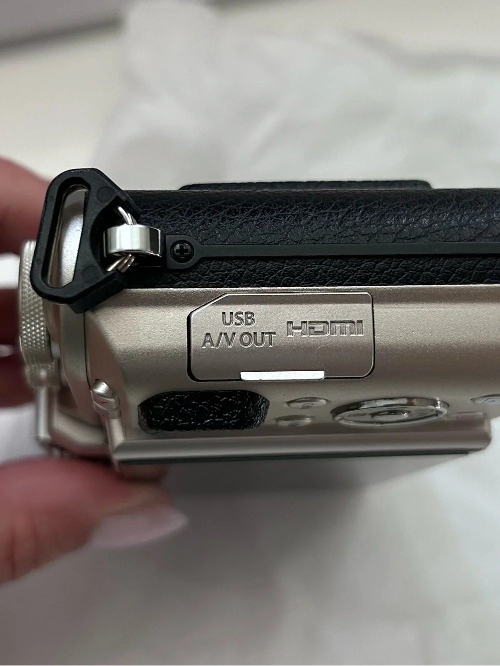 Olympus PEN E-PL8 16.1MP Touchscreen Mirrorless Camera Silver 14-42mm Kit